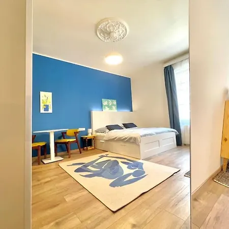 Stray Birds Fashion With 2ppl/wifi/ac شقة بودابست