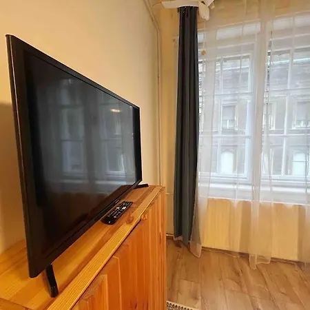 Stray Birds Fashion With 2ppl/wifi/ac شقة بودابست